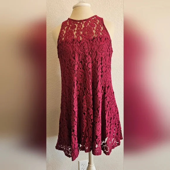 SHYANNE High Neck Sleeveless Lace Fit & Flare Short Western Dress Medium Red - Picture 5 of 15